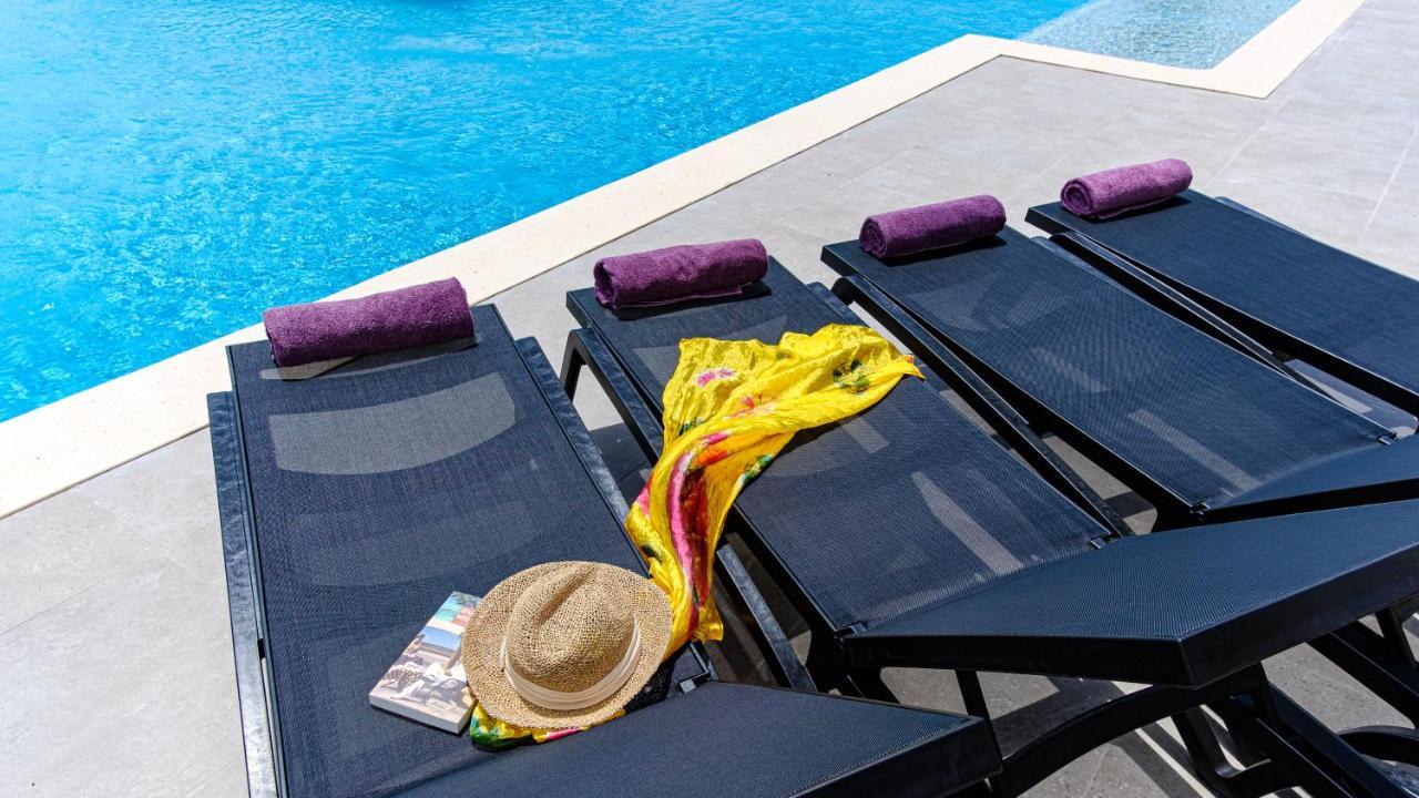 Coral Estate Ocean View Apartments 빌렘스타트 외부 사진