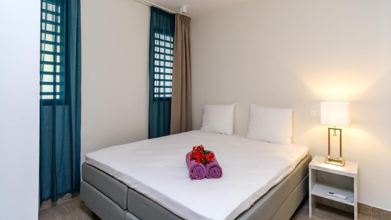 Coral Estate Ocean View Apartments 빌렘스타트 외부 사진