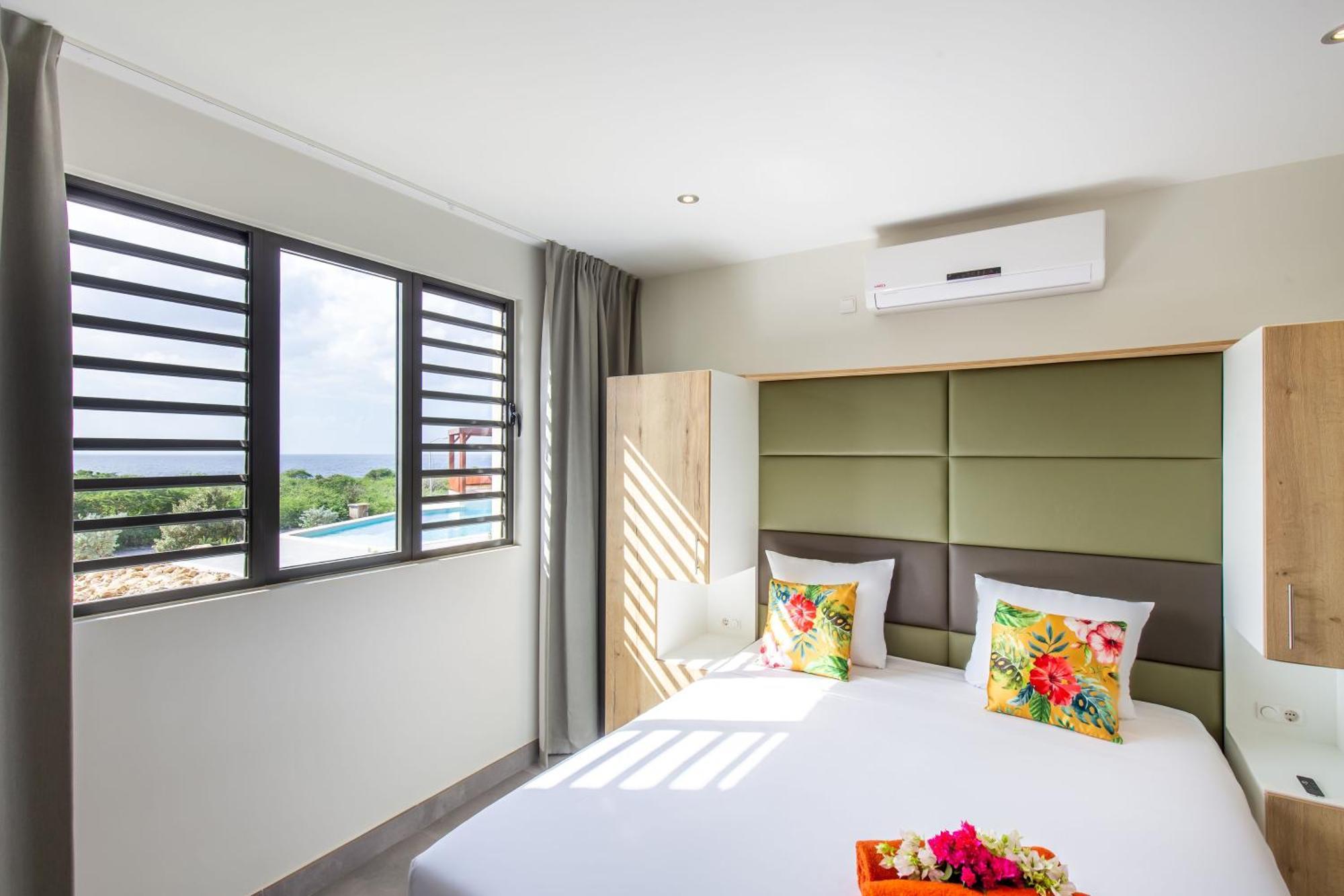 Coral Estate Ocean View Apartments 빌렘스타트 외부 사진